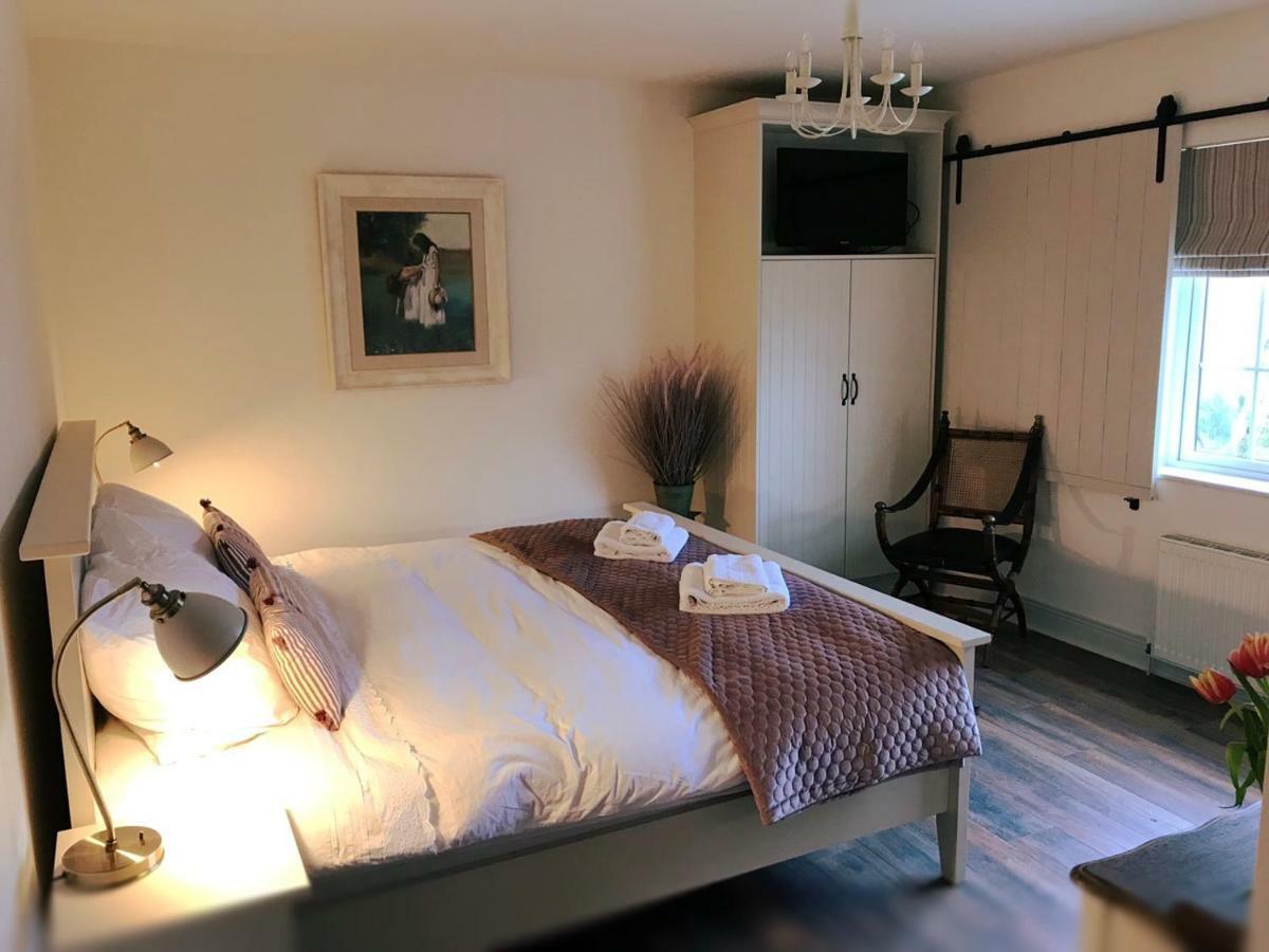 The Happy Pig Hotel Kenmare Ngoại thất bức ảnh