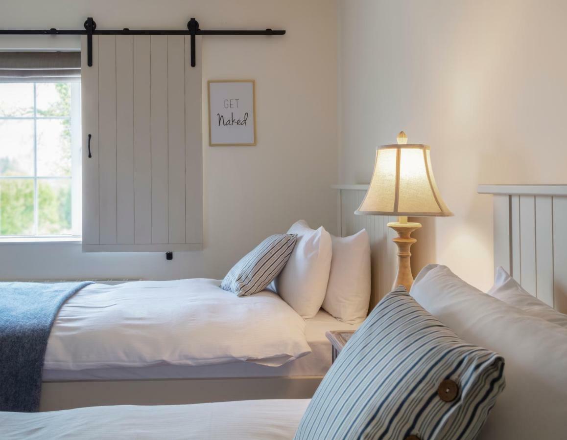 The Happy Pig Hotel Kenmare Ngoại thất bức ảnh