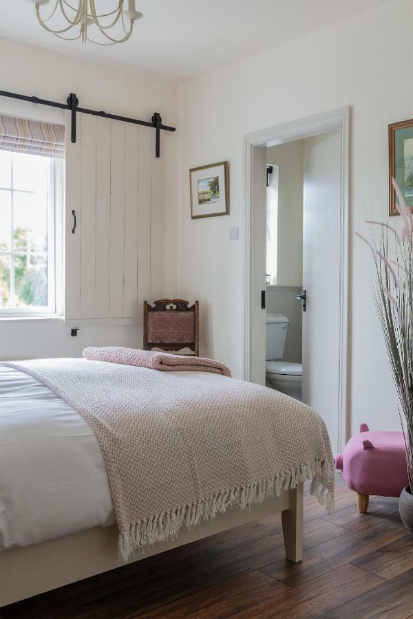 The Happy Pig Hotel Kenmare Ngoại thất bức ảnh